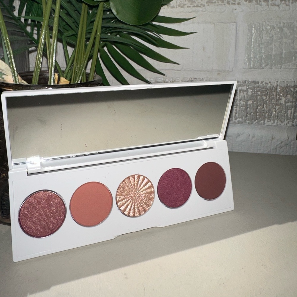 OFRA symphony palette